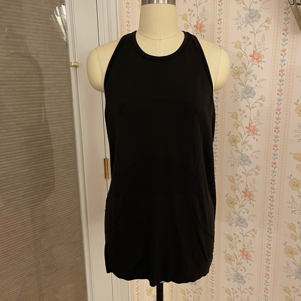 Lululemon top